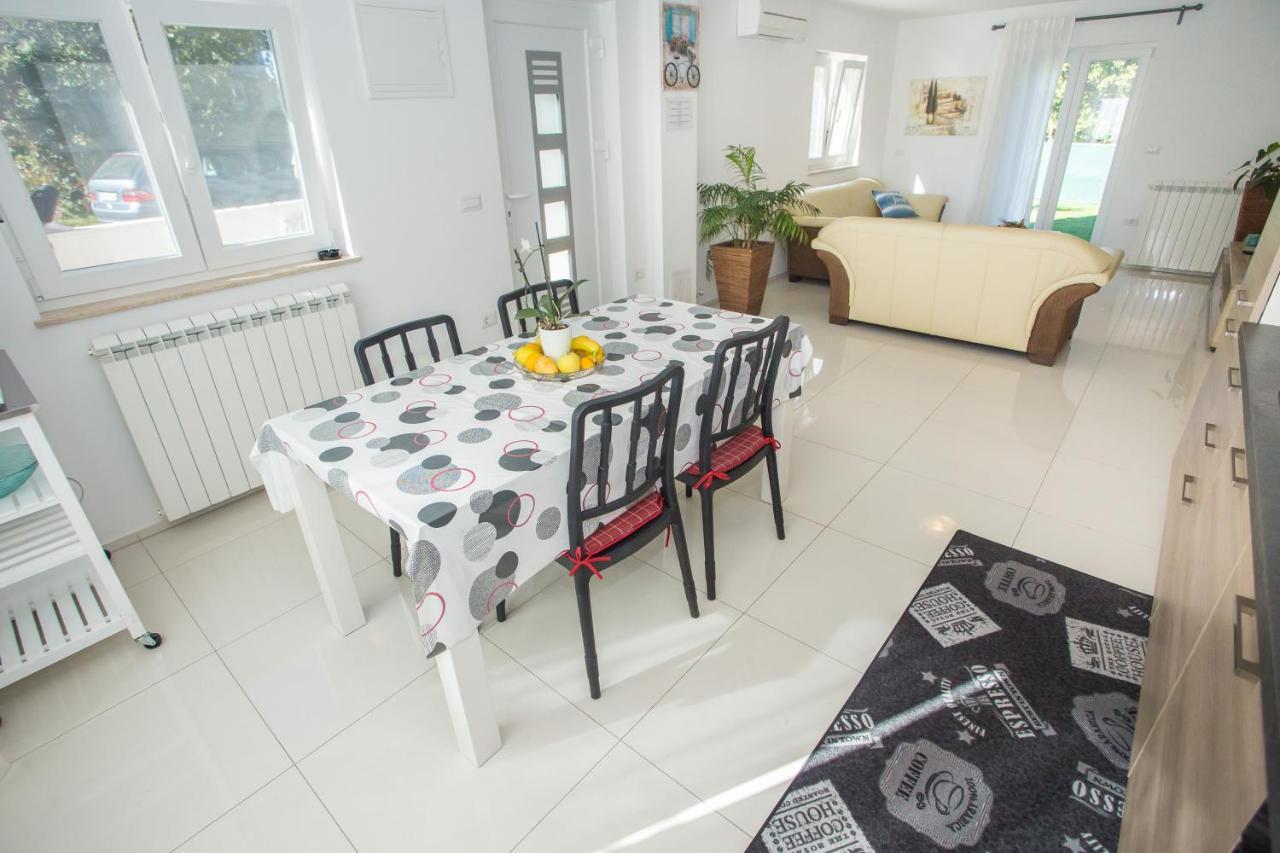 Zagar Apartment Пореч Экстерьер фото