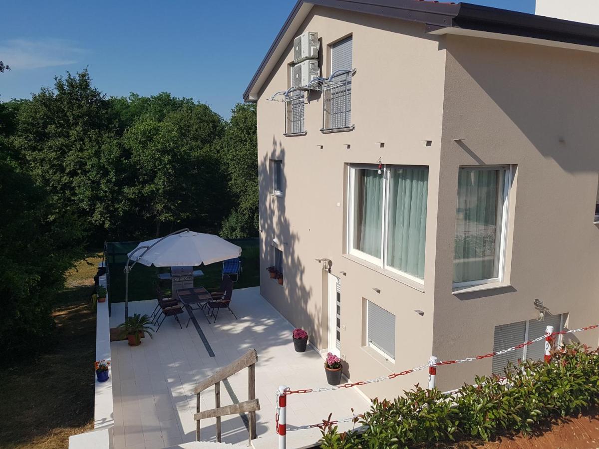 Zagar Apartment Пореч Экстерьер фото