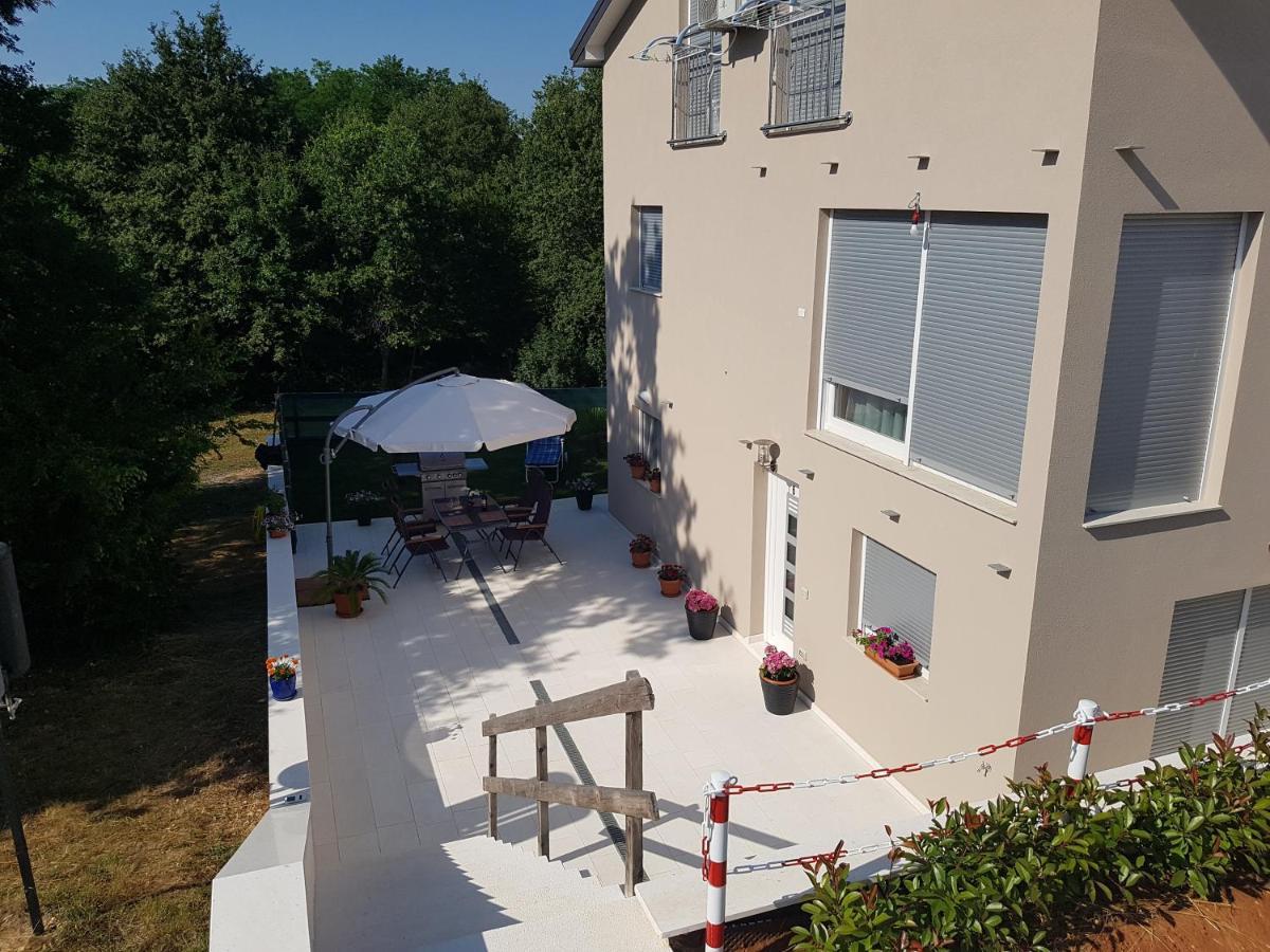Zagar Apartment Пореч Экстерьер фото